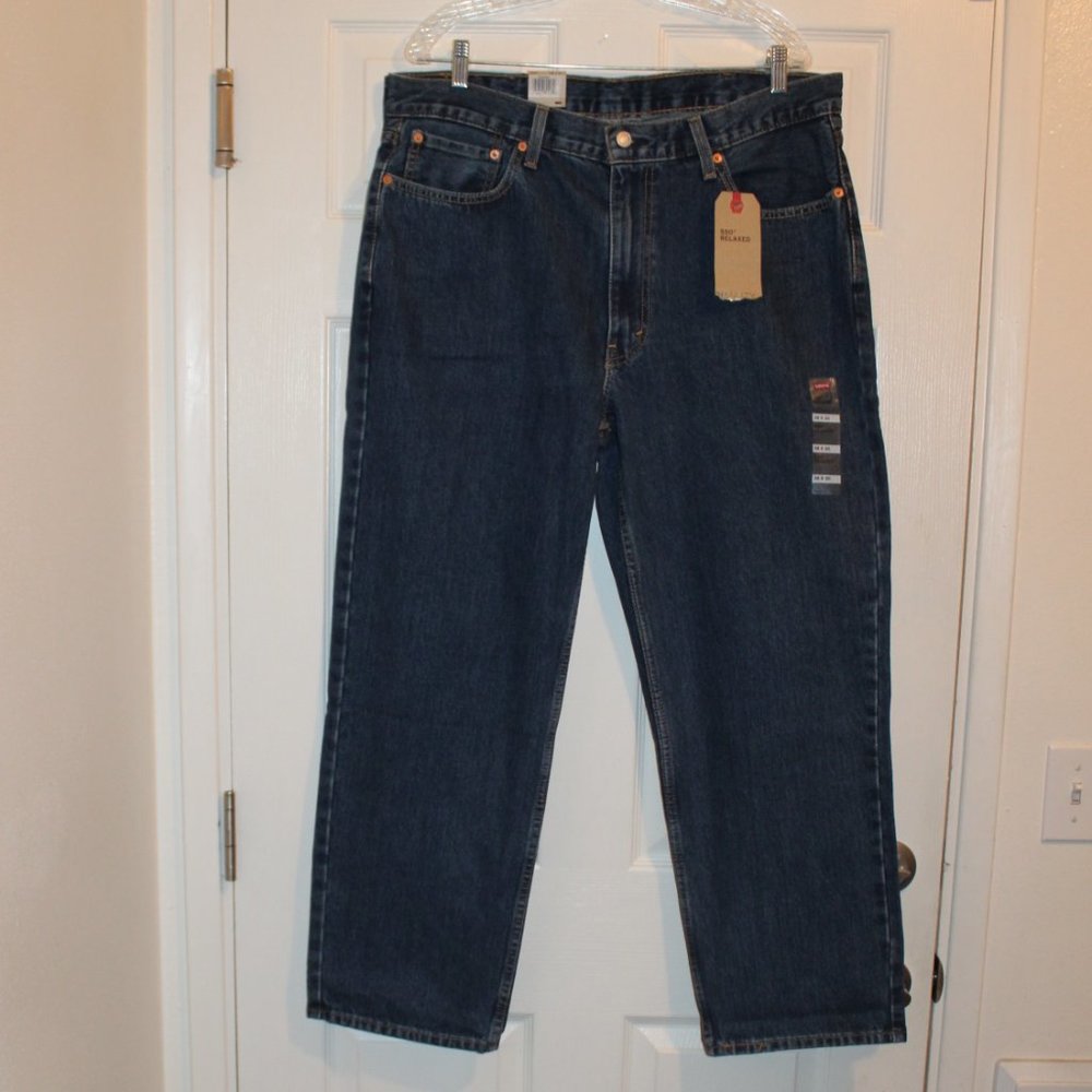 NWT Levis 505 Relaxed Men size 38 x 30